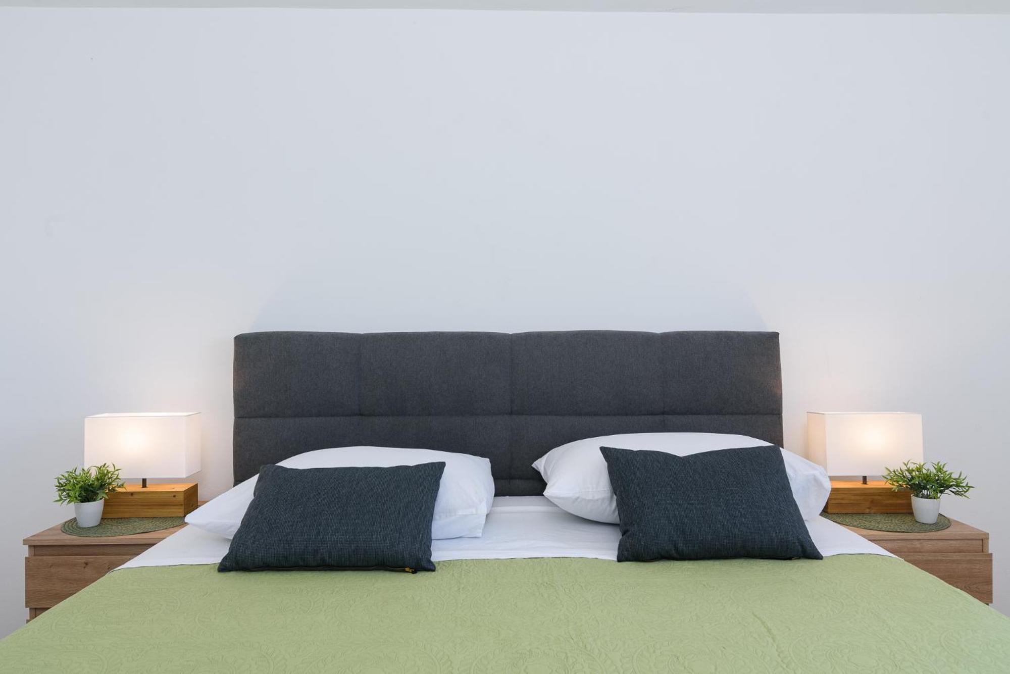 Apartments Eva 特罗吉尔 外观 照片