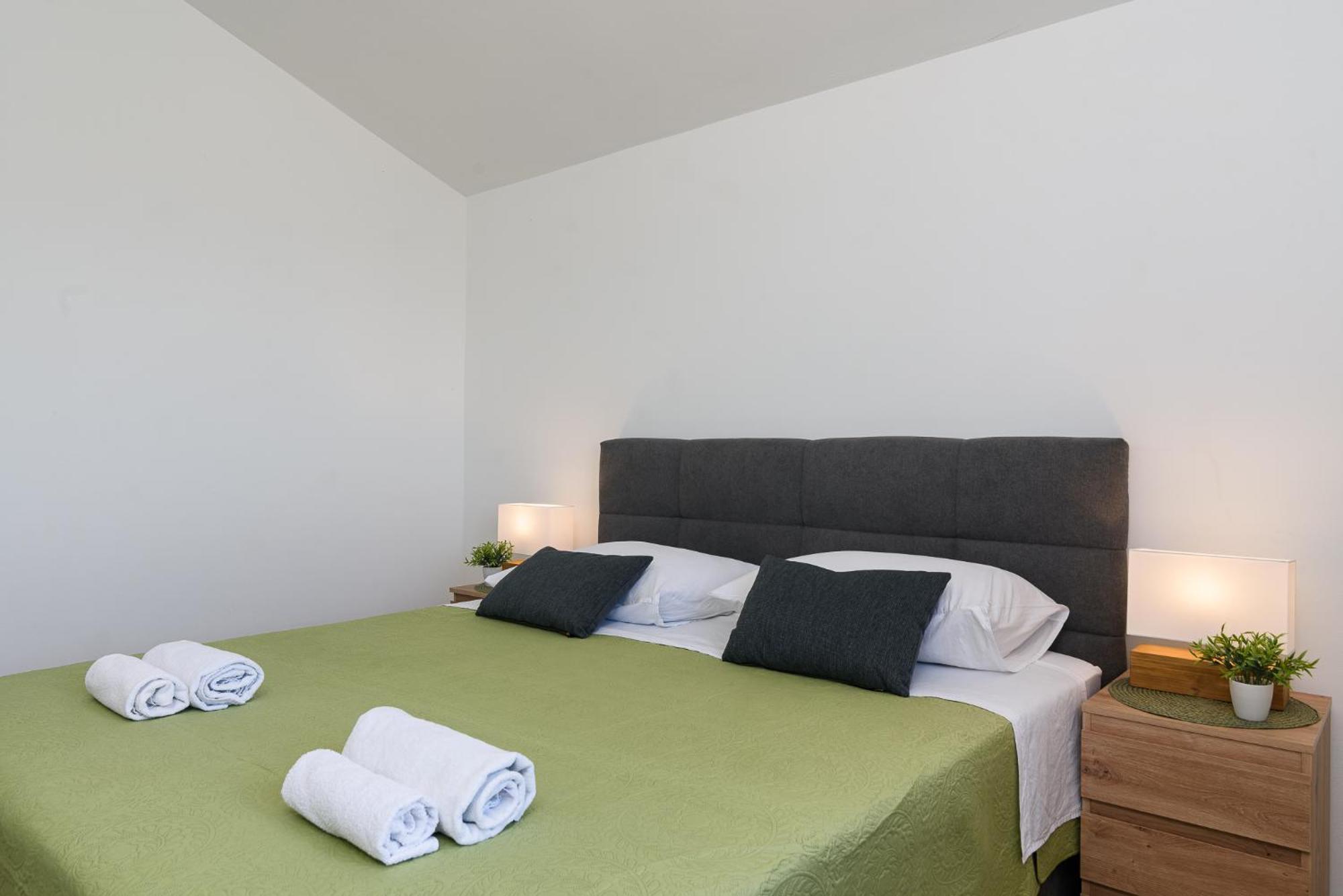 Apartments Eva 特罗吉尔 外观 照片