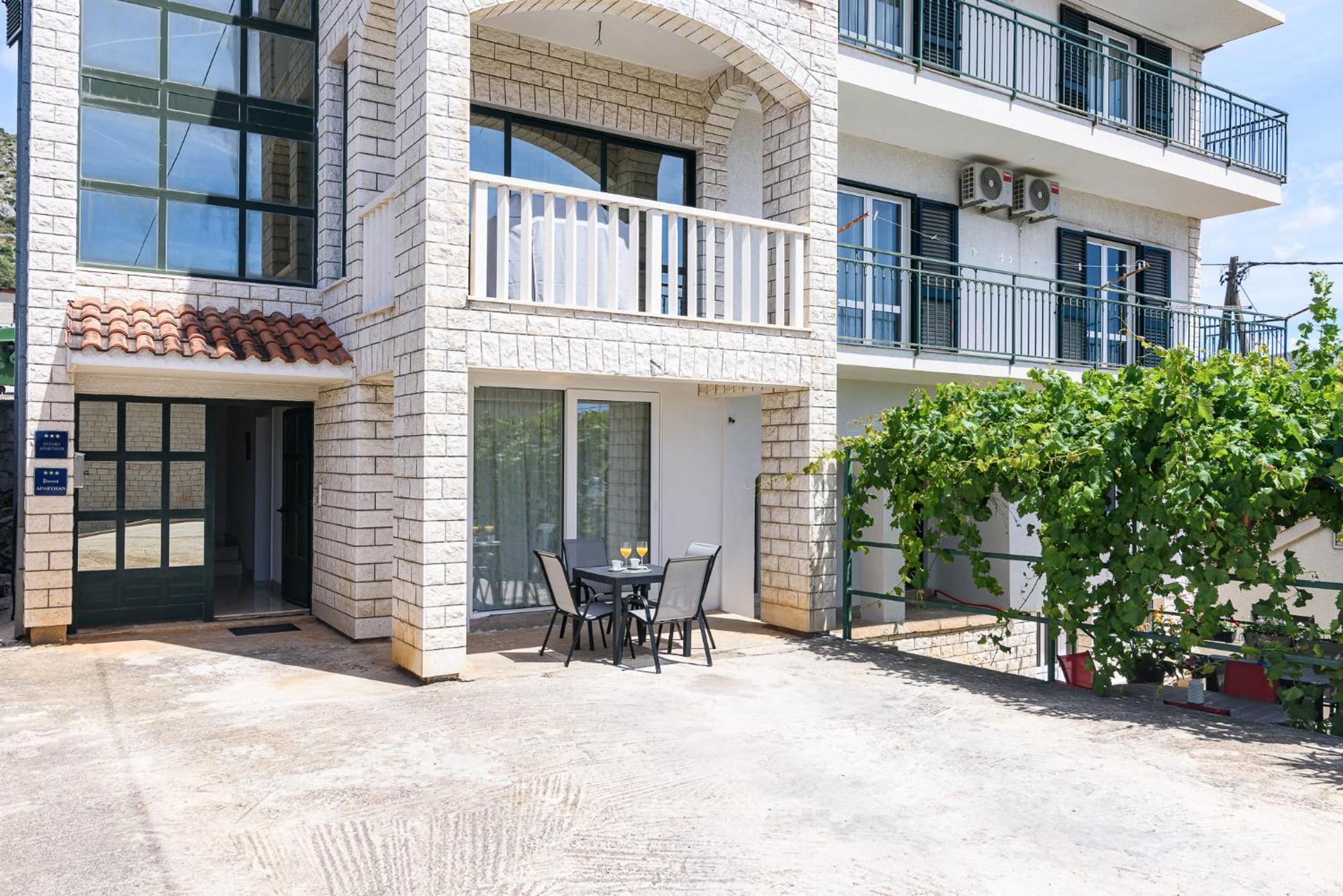 Apartments Eva 特罗吉尔 外观 照片