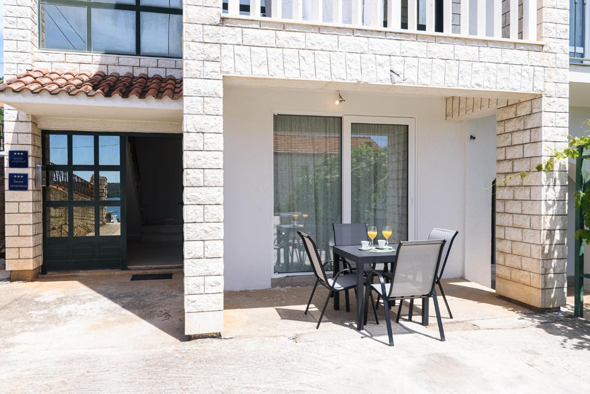 Apartments Eva 特罗吉尔 外观 照片